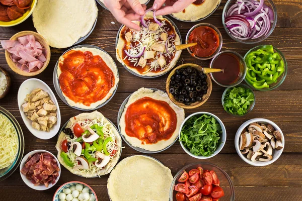 Küçük pizza hazırlama