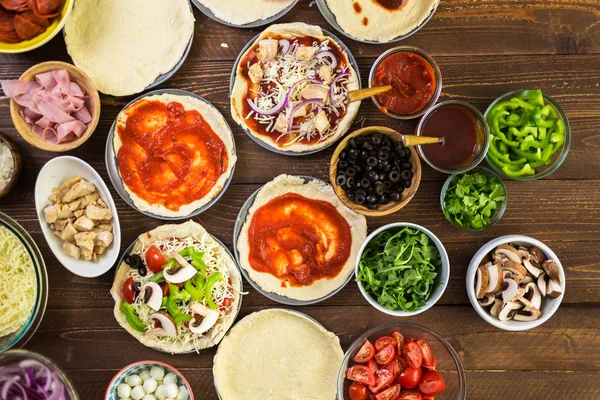 Küçük pizza hazırlama