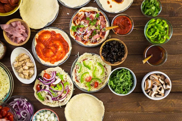 Küçük pizza hazırlama