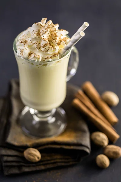 Traditional Egg nog — Stock Photo, Image