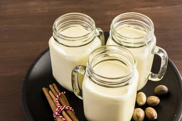 Geleneksel yumurta nog