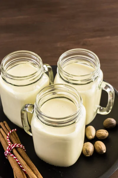 Geleneksel yumurta nog