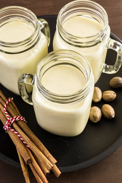 Geleneksel yumurta nog