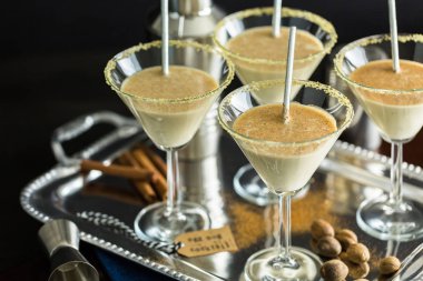 Egg nog coccktails
