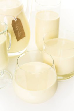 Geleneksel yumurta nog