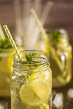 Yeşil çay narenciye ile 