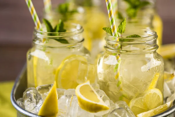 Grönt te med citrus — Stockfoto