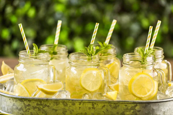 Green tea with citrus — Stock Photo, Image