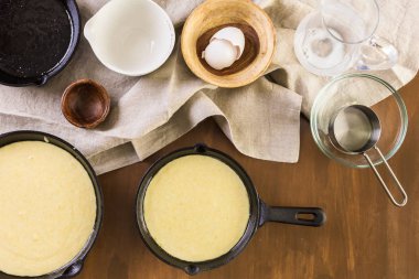  Prepating geleneksel tatlı mısır ekmeği