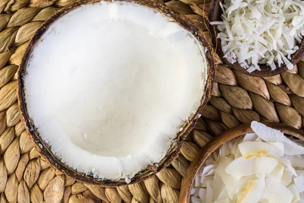 Flocos de coco desidratados — Fotografia de Stock