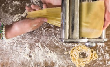 Ev yapımı makarna hazırlama 