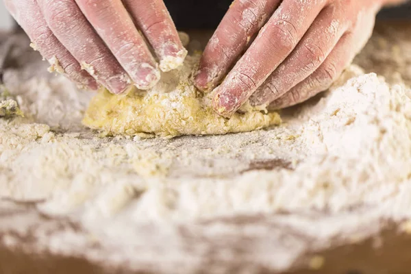 Preparing made pasta — Stock Photo, Image