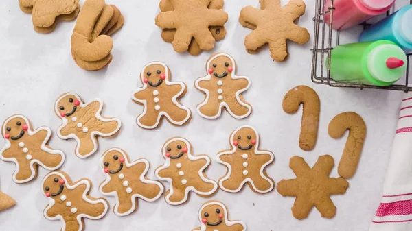 Decorar galletas de jengibre — Foto de Stock