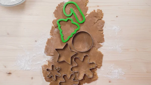 Biscoitos de gengibre assar — Fotografia de Stock