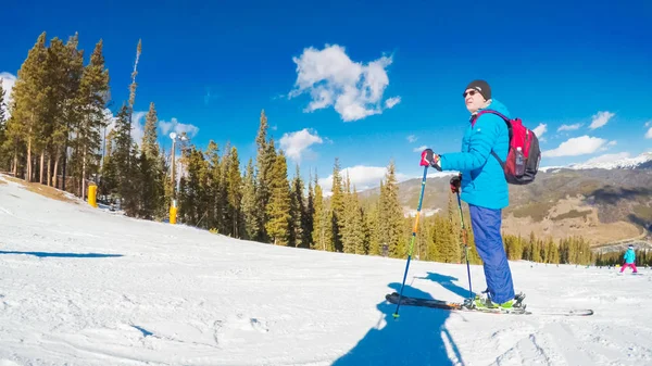 Widok na narciarstwo alpejskie — Zdjęcie stockowe