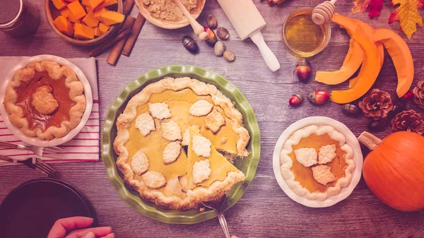 Traditional Pumpkin pie — Stock Photo, Image