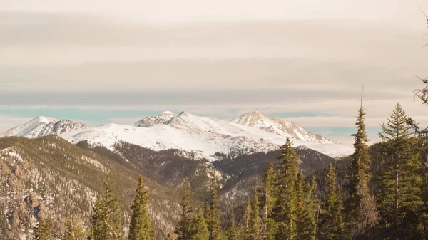 Vista Los Picos Montaña Cubiertos Nieve —  Fotos de Stock