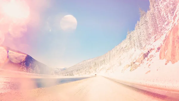 波夫的观点 雪灾后在山上开车 — 图库照片