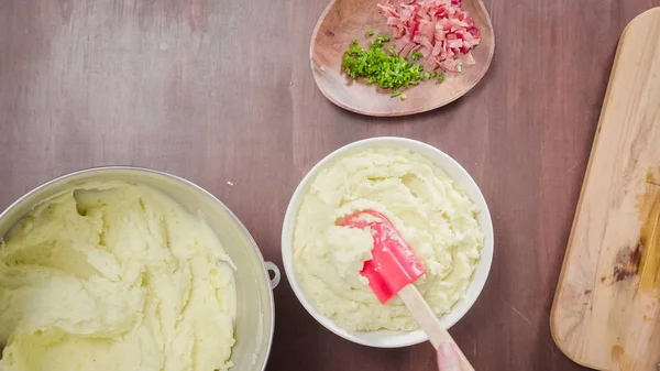 Passo Passo Preparando Estilo Americano Cremoso Purê Batatas Com Misturador — Fotografia de Stock