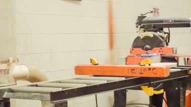 Denver, Colorado, ABD-Kasım 4, 2017 - tablo testere yerel Home Depot Store.