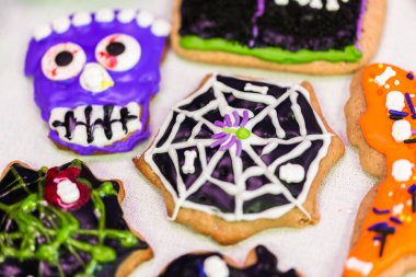 Cadılar Bayramı tanımlama bilgilerini görüntüleme