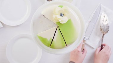 Mousse Kek ayna sır ile