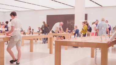 Apple store iç 