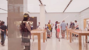 Apple store iç 