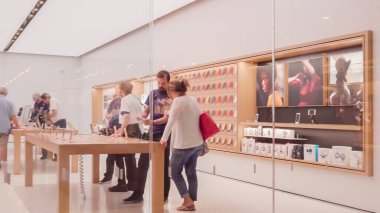Apple store iç 
