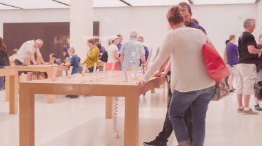Apple store iç 