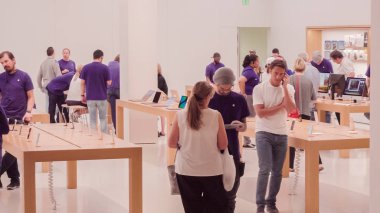 Apple store iç 
