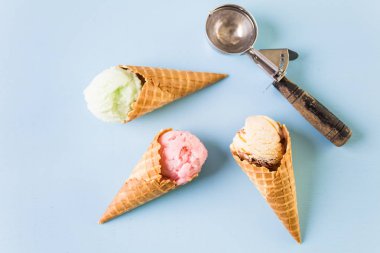 Waffle dondurma koniler