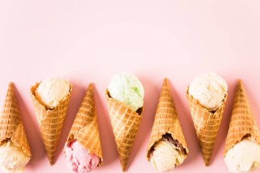 Waffle dondurma koniler