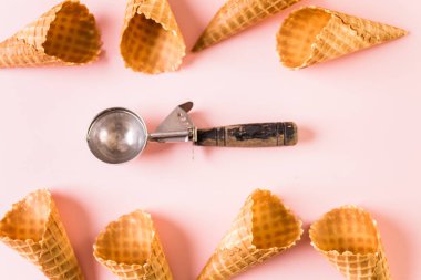 Waffle dondurma koniler