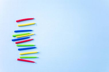 Doğum günü pastası mumları