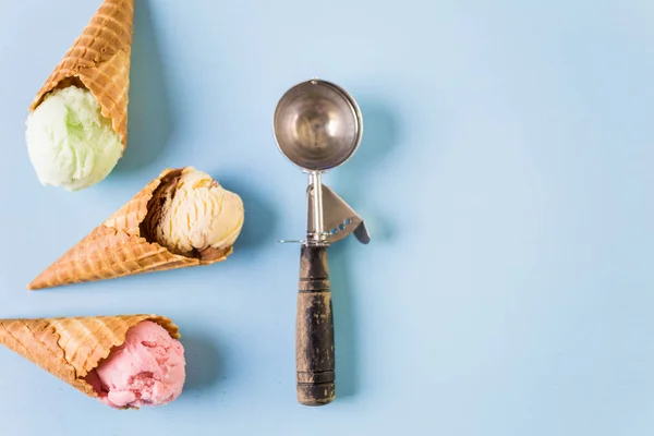Waffle dondurma koniler — Stok fotoğraf