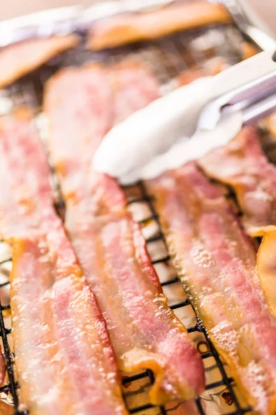 Bacon reepjes dicht omhoog — Stockfoto