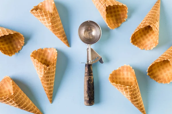 Вафельні конуси морозива — стокове фото