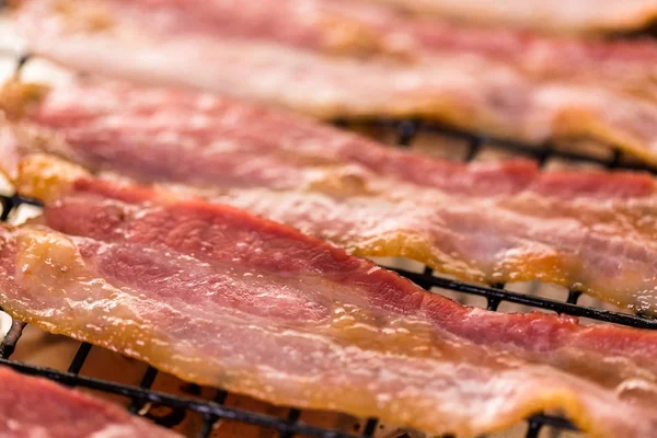 Bacon strips nära upp — Stockfoto