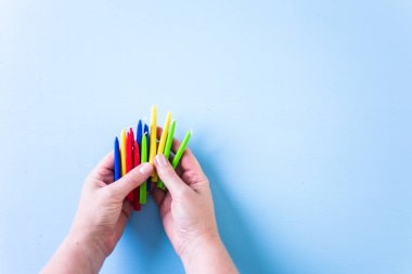 Doğum günü pastası mumları