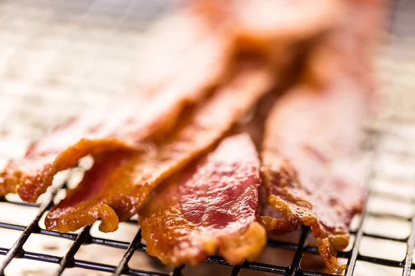 Bacon strips nära upp — Stockfoto