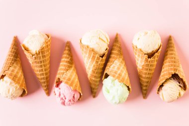 Waffle dondurma koniler