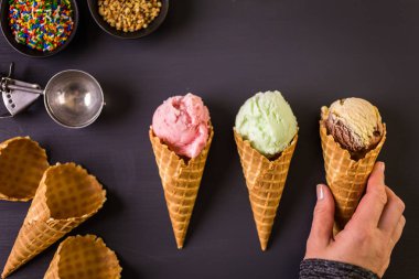 Waffle dondurma koniler