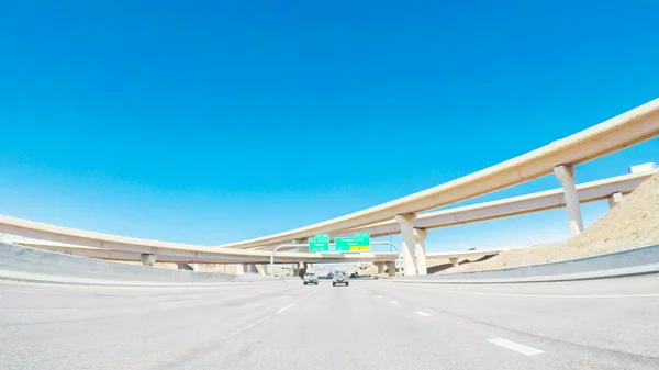 Rijden op interstate highway — Stockfoto