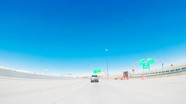 高速道路高速道路の走行 — ストック写真