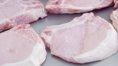 yemek domuz pirzolası