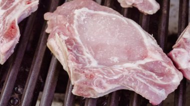 yemek domuz pirzolası