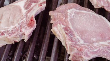 yemek domuz pirzolası