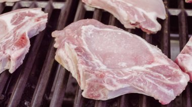 yemek domuz pirzolası