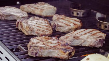 yemek domuz pirzolası